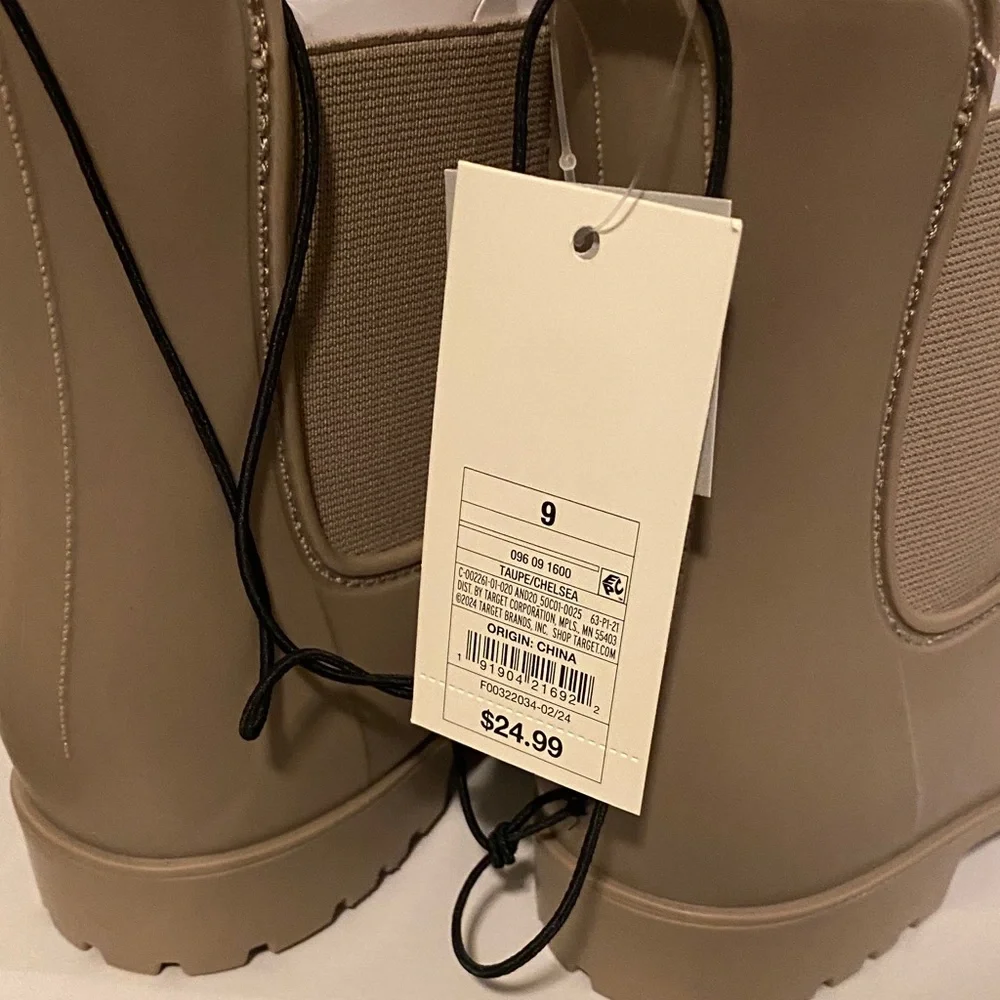 a new day Women’s Tan Chelsea Boots